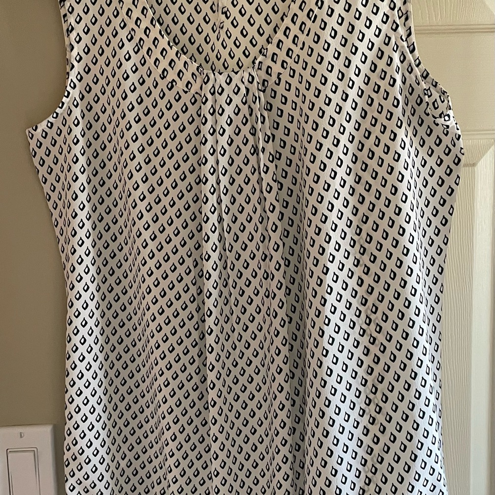 Black and White Patterned Women's Top